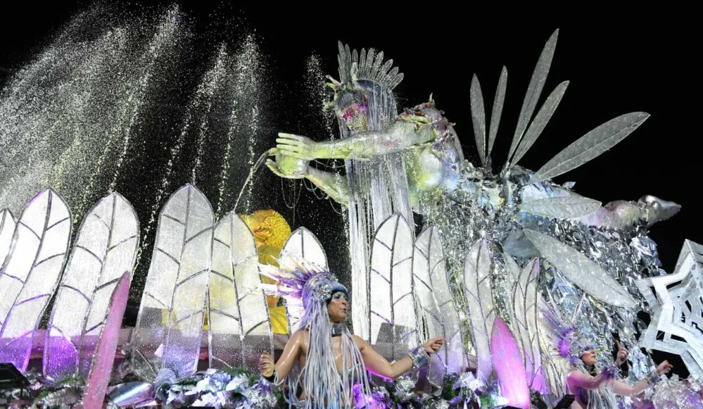1º dia do desfile de Carnaval 2025 no Rio de Janeiro