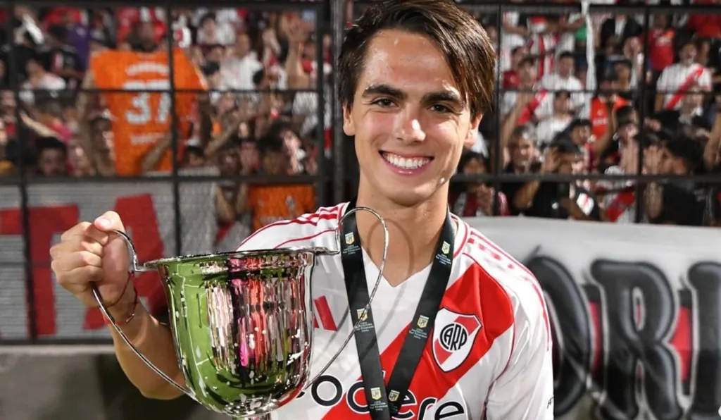 Giorgio Costantini, meia revelado pelo Athletico e que atua no River Plate