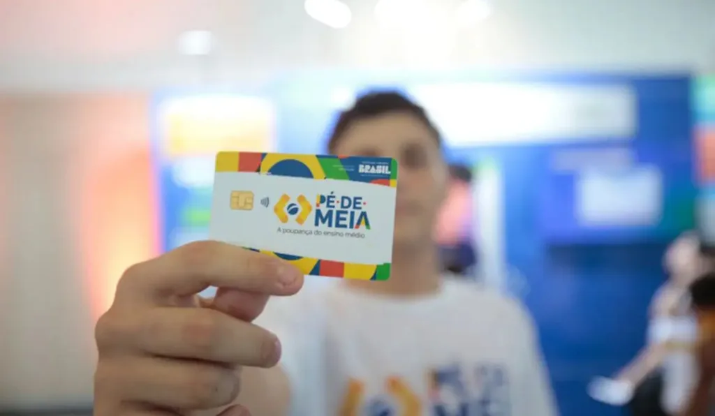 Parcela paga pelo programa Pé-de-Meia a partir desta segunda (31) é no valor de R$ 200