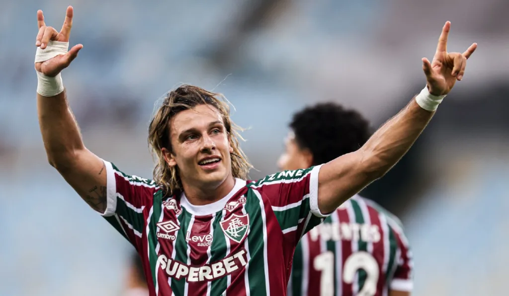 Canobbio, ex-Athletico, comemora gol pelo Fluminense