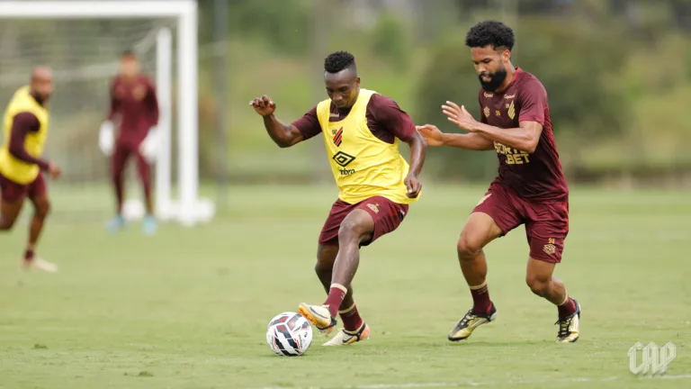 Registro do treino do Athletico nessa semana.
