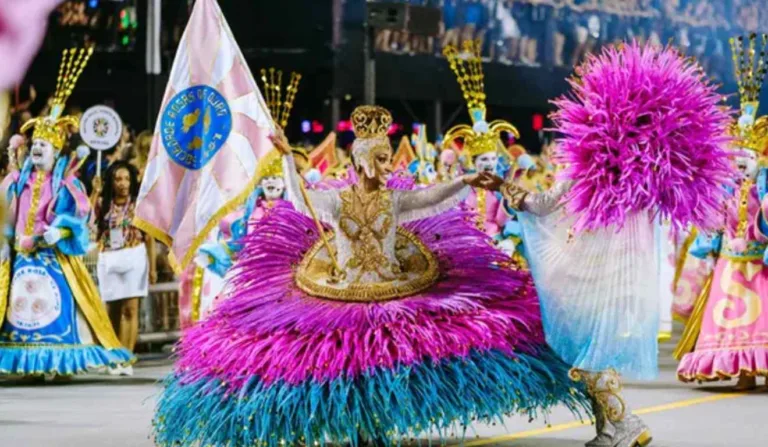 Rosas de ouro em apresentação