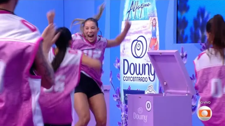 Renata celebra vitória na Prova do Líder (Imagem: Reprodução)