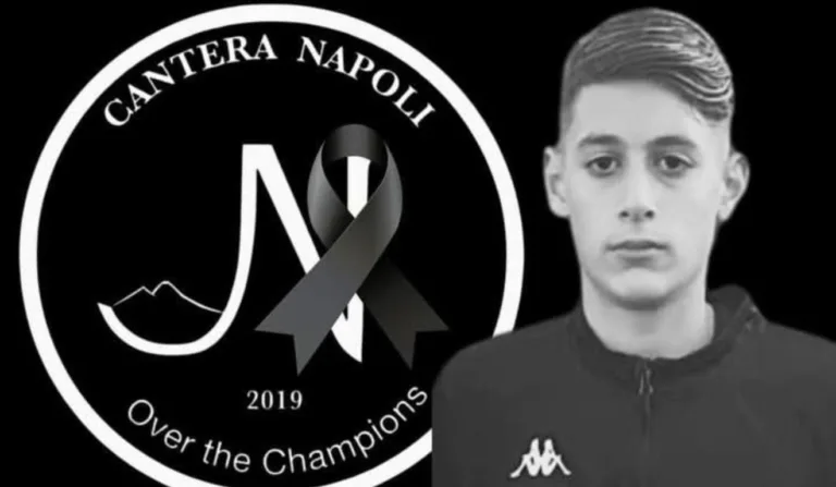 Jovem promessa do futebol morre aos 14 anos antes de entrar em campo para treinar