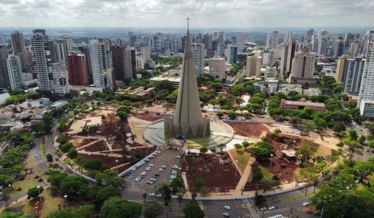 vista aérea da Catedral de Maringá