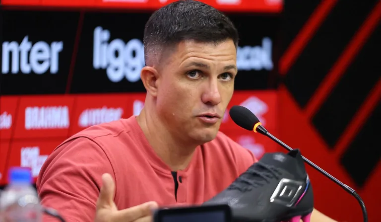 Mauricio Barbieri, técnico do Athletico