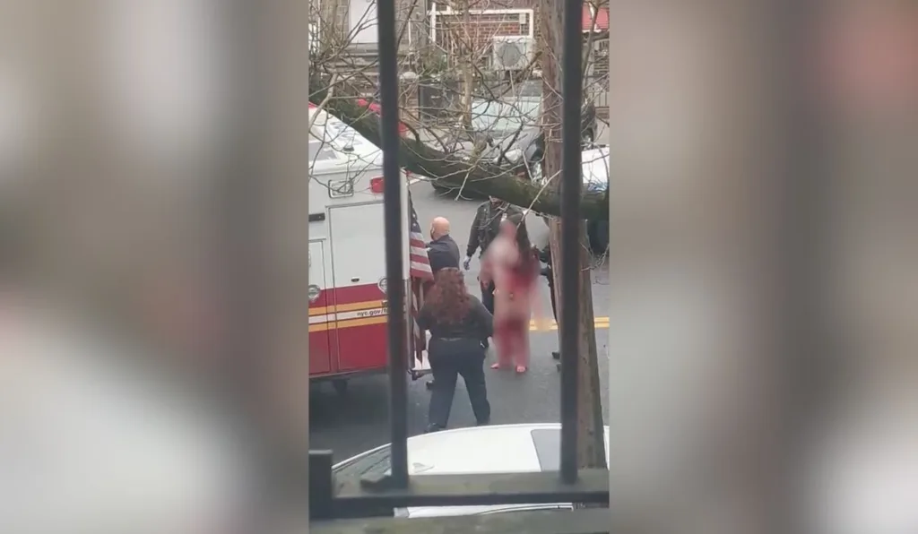 Tio ataca sobrinhas com cutelo e é baleado pela polícia