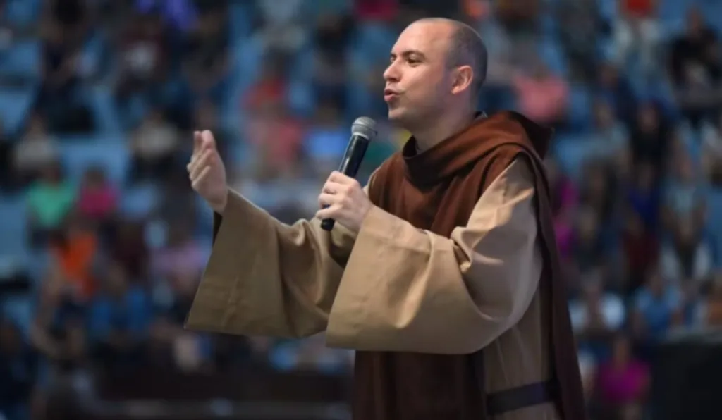 Quem é Frei Gilson? Conheça sacerdote que viralizou com Quaresma 2025