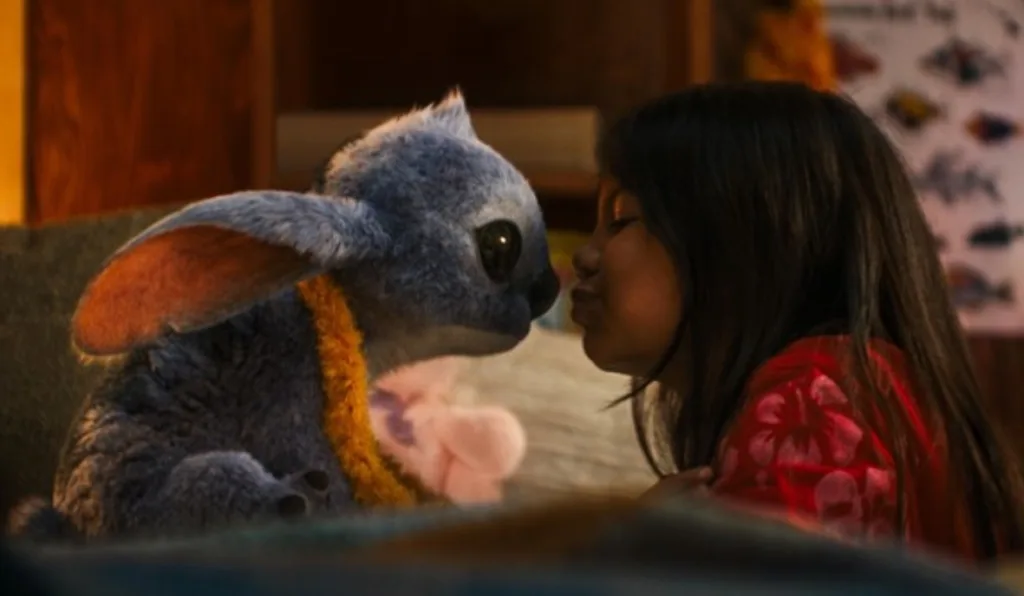 Cena de Lilo e Stitch em casa.