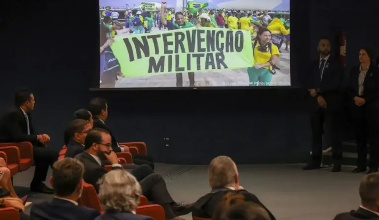 Apresentação sobre o 8 de janeiro no STF