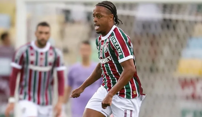 Keno terá a chance de ser titular no jogo de hoje