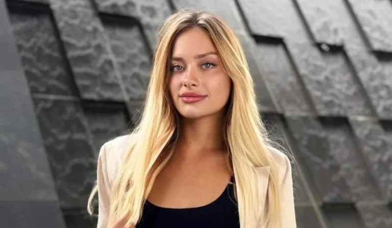 A modelo ucraniana Maria Kovalchuk