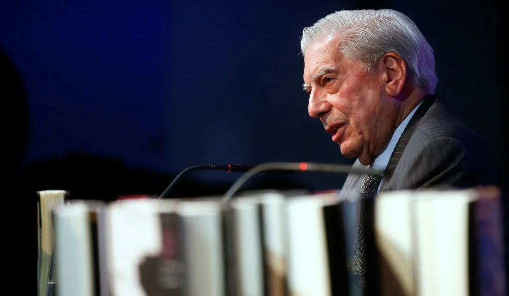 Escritor peruano Mario Vargas Llosa