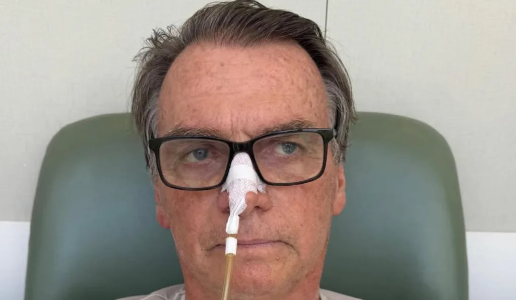 Jair Bolsonaro internado em UTI