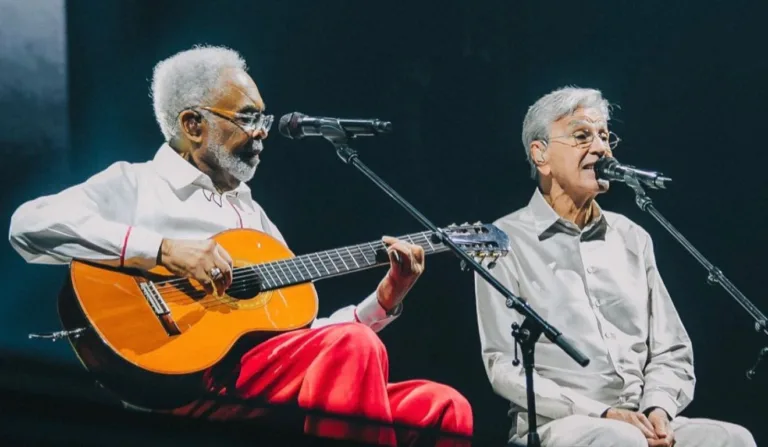 Caetano Veloso e Gilberto Gil no palco