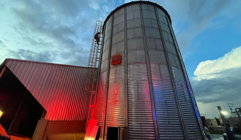 Trabalhador fica preso em silo de grãos e resgate dura 2 horas no Paraná