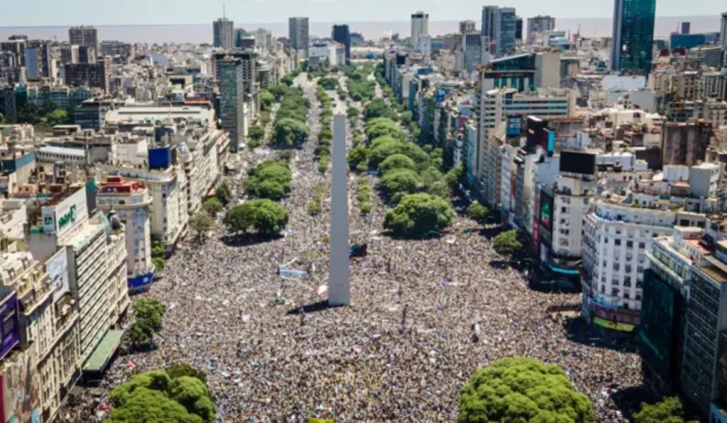 festa no Obelisco, em Buenos Aires, pela conquista argentina da Copa do Mundo 2022