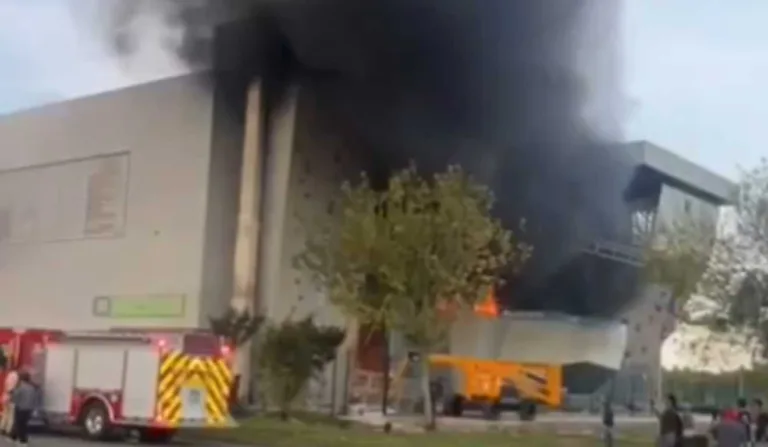 Incêndio no Complexo Esportivo Peladeiro