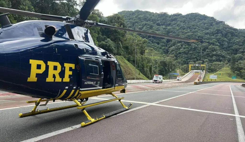 Unidade aeromédica da PRF na BR-376