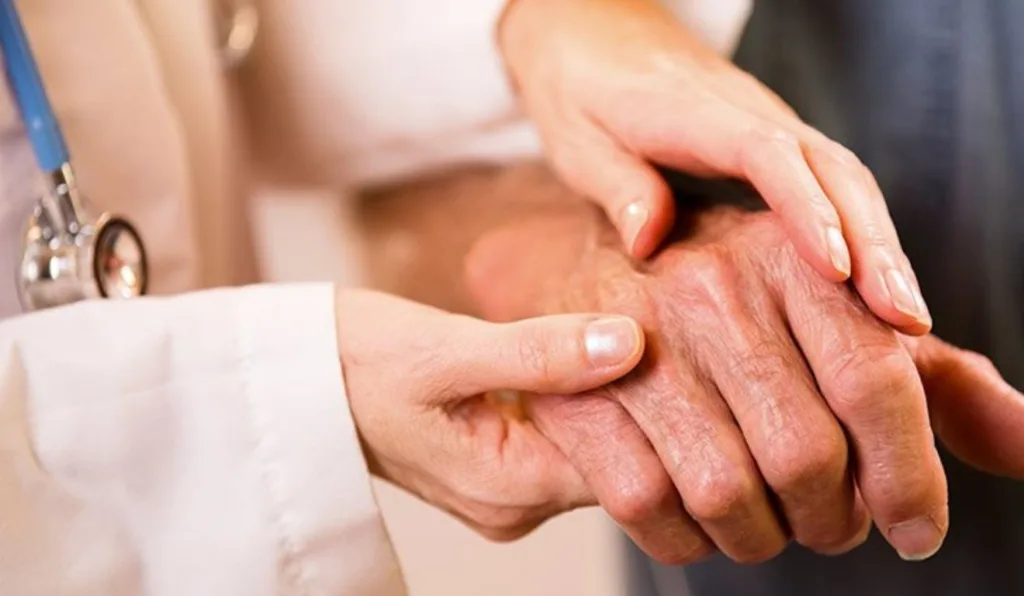 Entenda porque doenças reumáticas tendem a piorar em dias frios