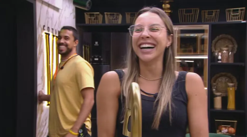 Maike flerta com Renata (Imagem: Reprodução)