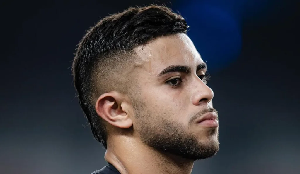 Goleiro Mycael foi o primeiro punido com nova regra