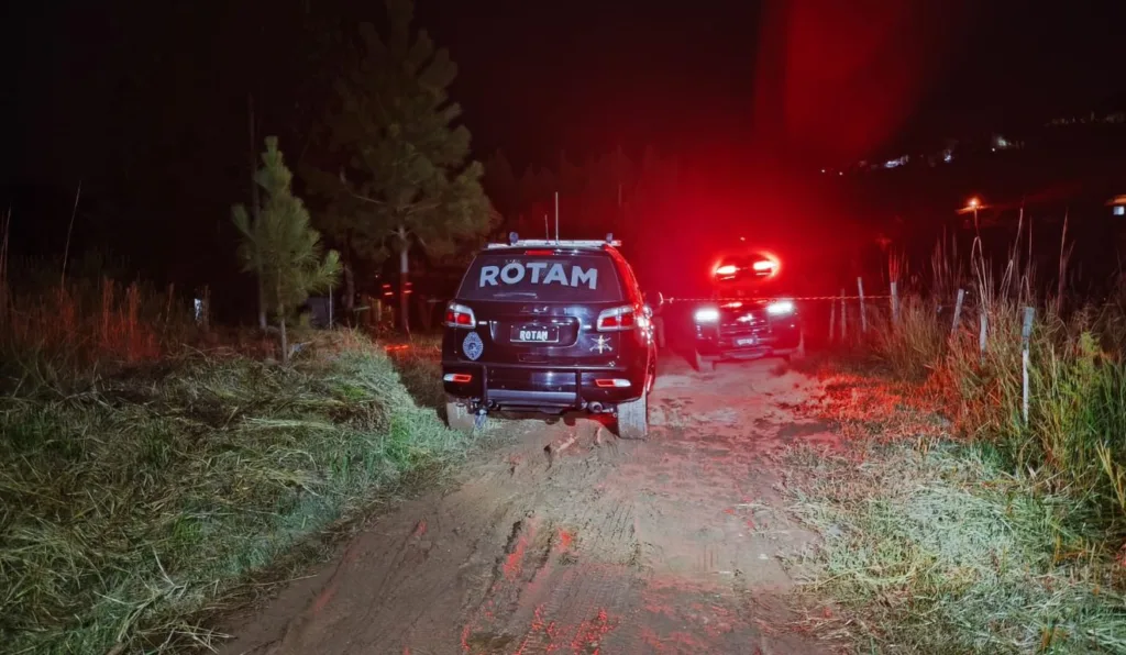 viaturas da Rotam em operação em Campo Largo