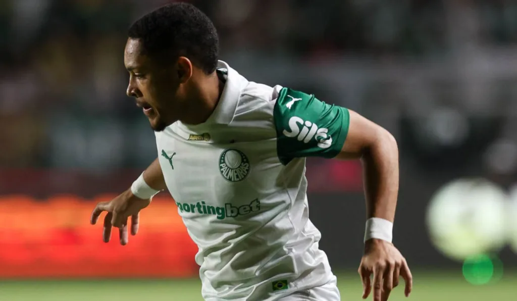 Vitor Roque ainda não marcou desde a sua chegada