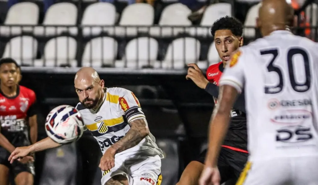 Athletico perde para o Novorizontino