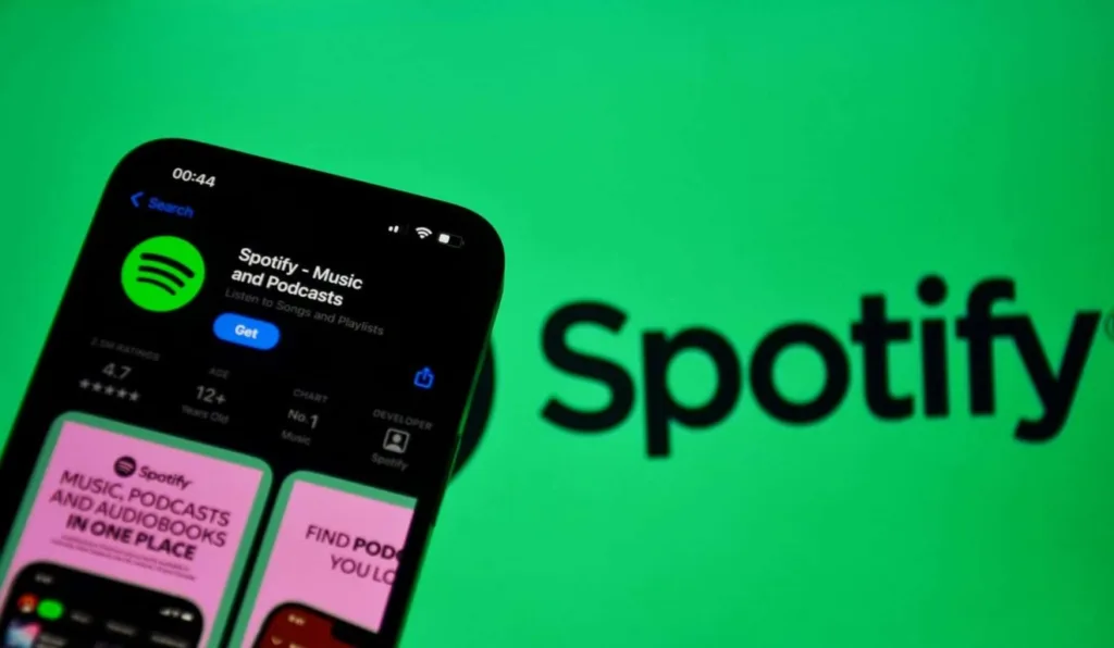 Tela do celular com Spotify aberto