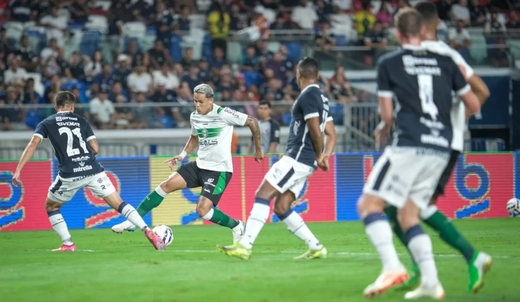 Coritiba e Remo se enfrentaram pela Série B 2025.