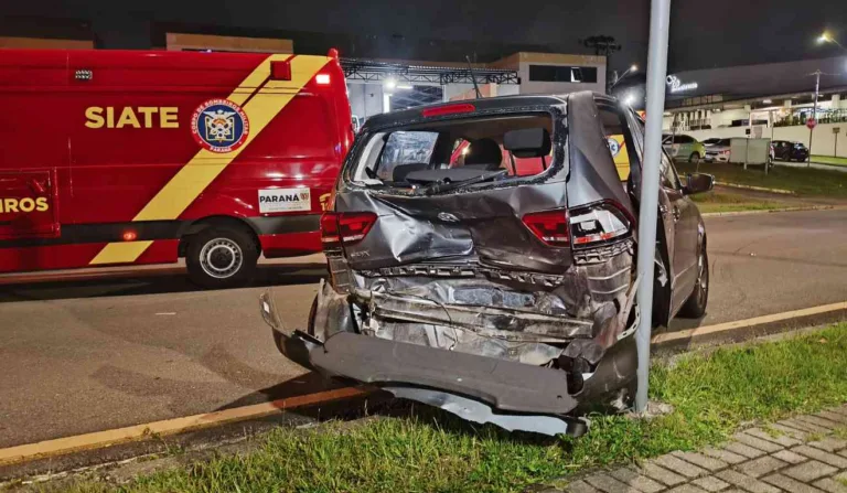 Acidente em via que dá acesso ao aeroporto aconteceu na noite desta sexta-feira (11)