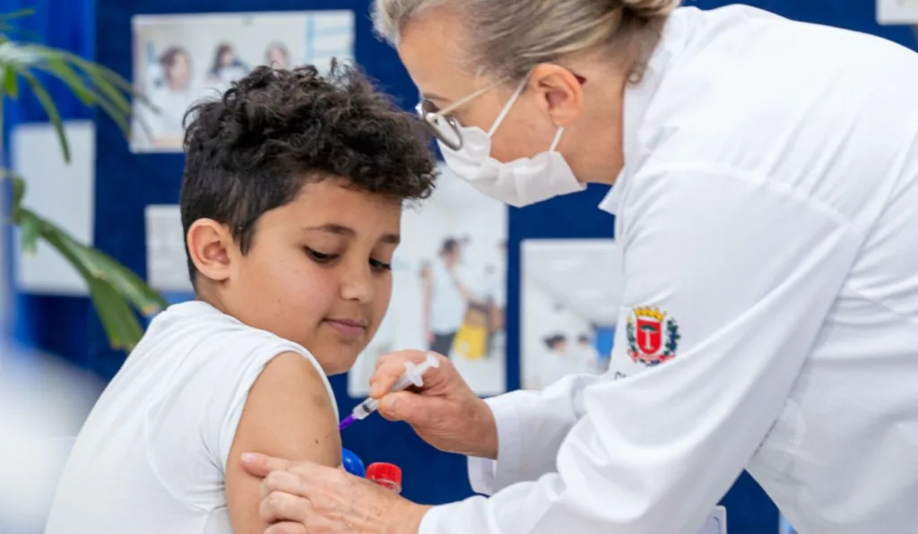 Vacinação em escolas acontecerá de acordo com planejamento das instituições