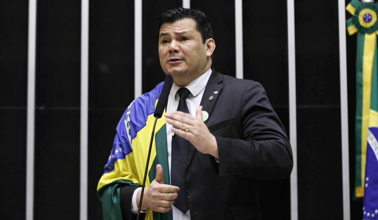 Deputado federal Gilvan da Federal (PL-ES) em discurso na Câmara dos Deputados