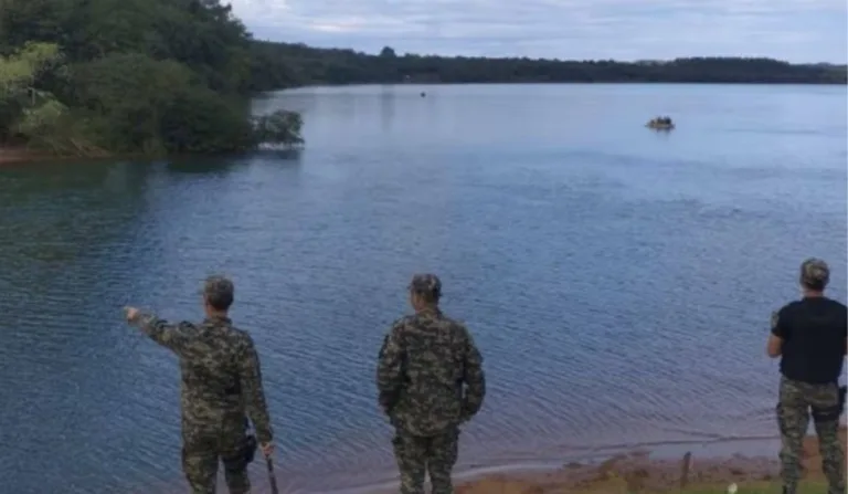 polícia procurando criança que morreu no rio paraná
