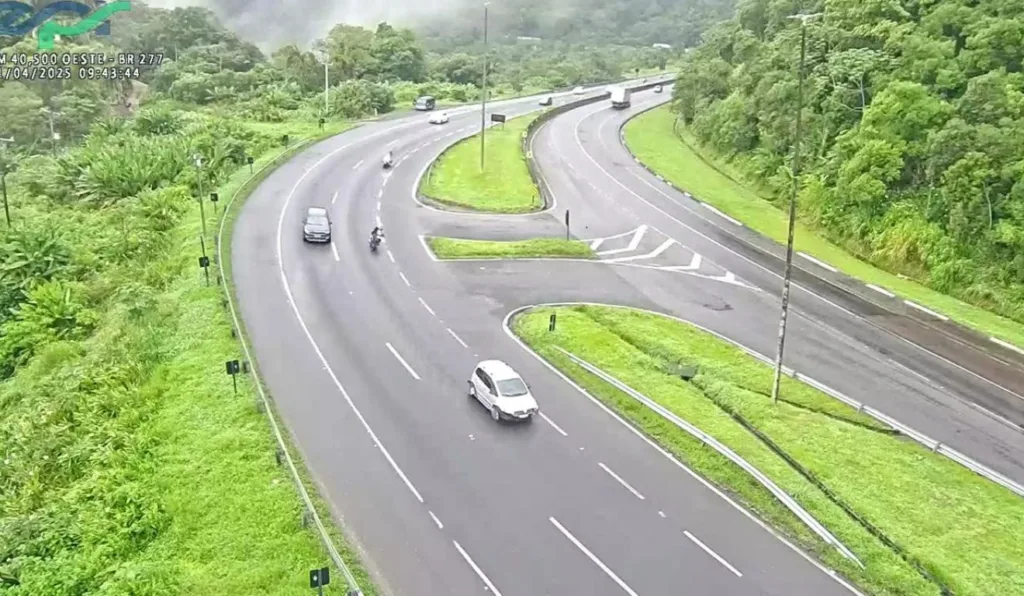 fluxo de veículos na BR-277