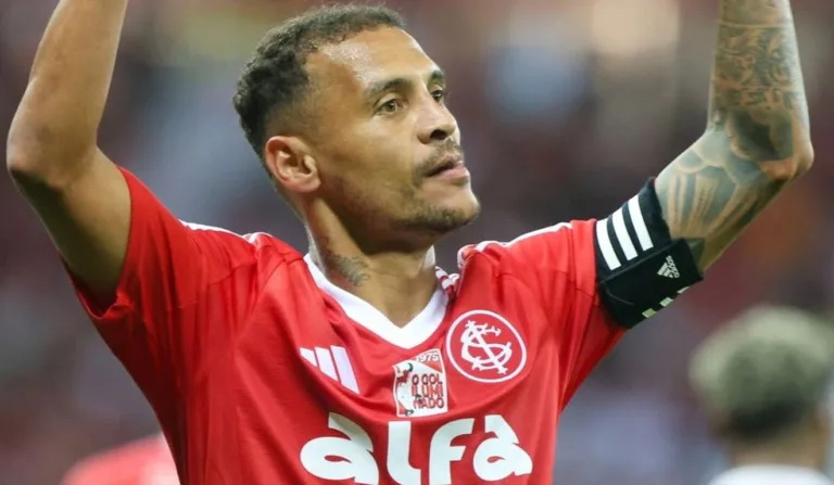 Alan Patrick é capitão e um dos destaques do Internacional desde a sua chegada