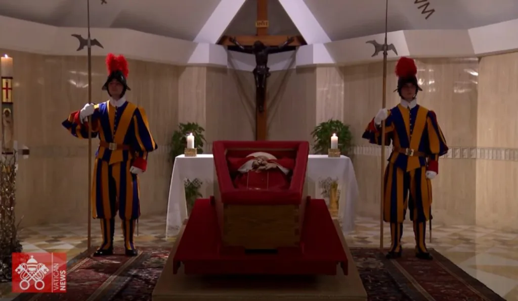 Sepultamento de papa Francisco será no sábado (26)