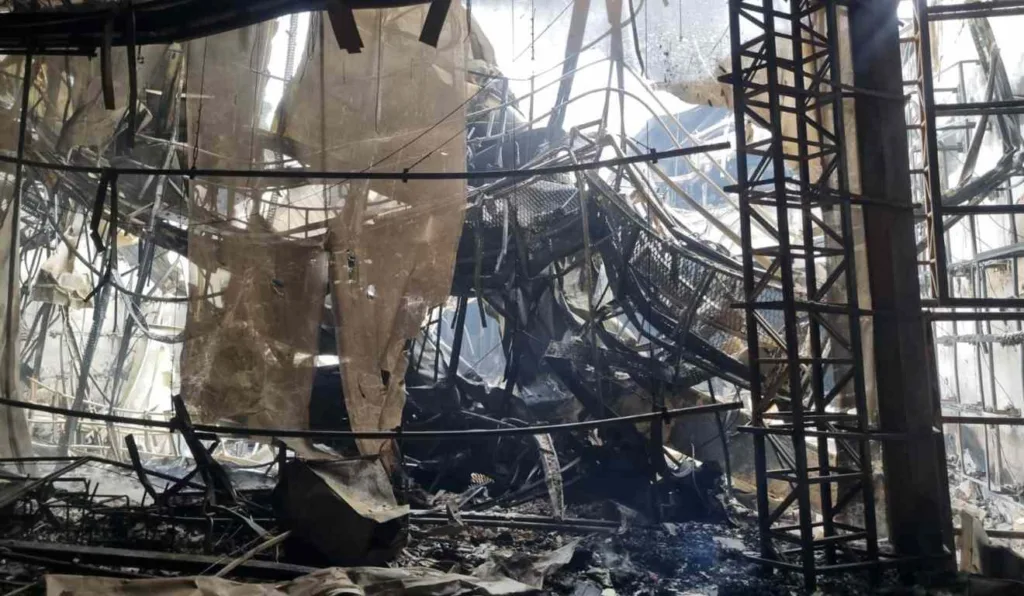 PUC amanheceu com as marcas da destruição do incêndio