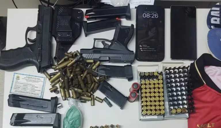 Policial preso por matar rapazes trabalhava na área interna, por problemas anteriores