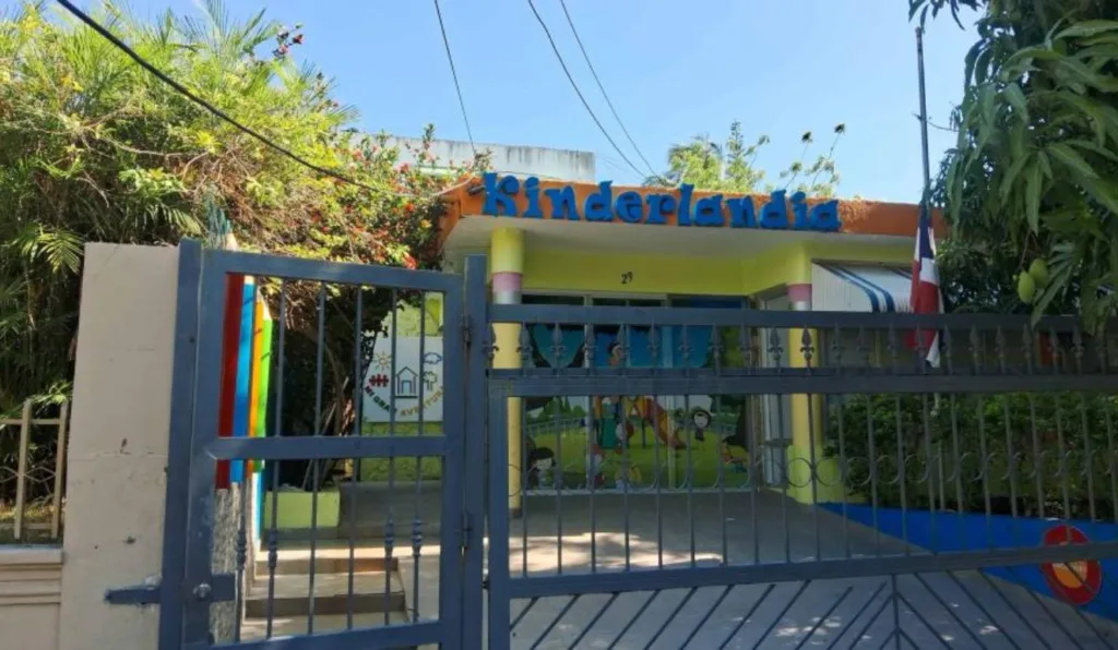 Bebê de um ano morre após muro de creche desabar; criança de 2 anos fica ferida