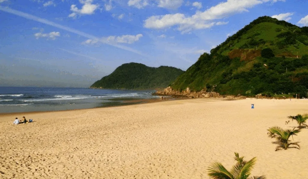 Imagem da praia em São Paulo.
