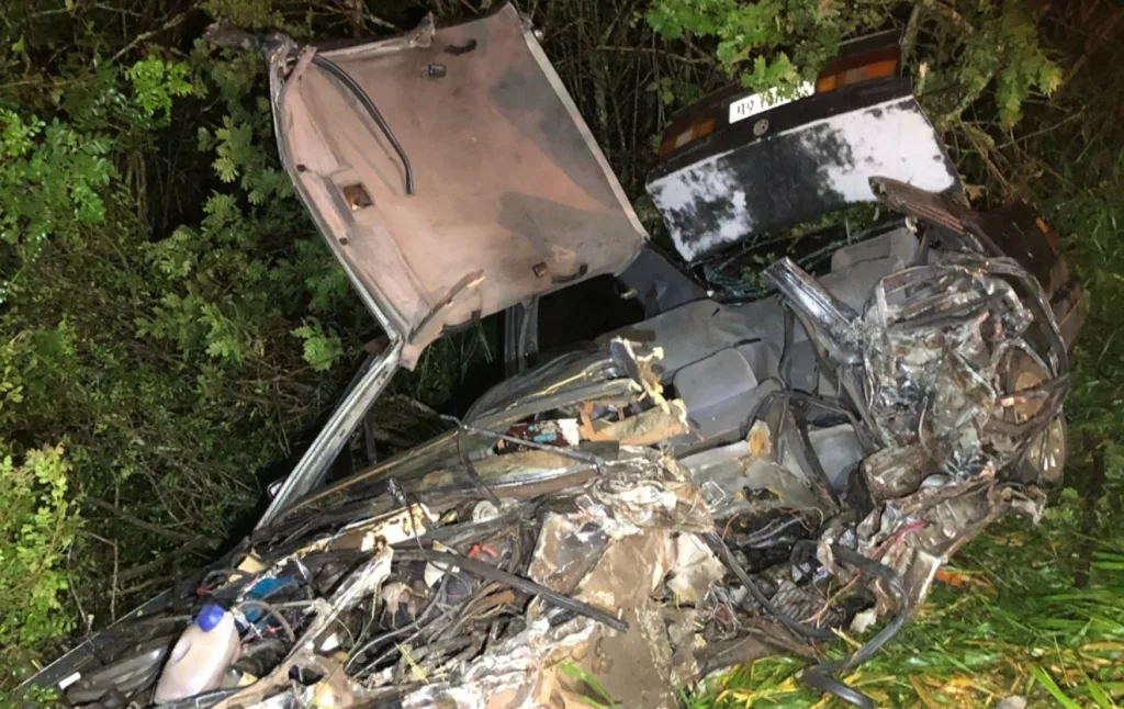 Acidente aconteceu durante a madrugada em Candói; vítima de 26 anos dirigia um Santana e chegou a ser socorrida, mas não resistiu aos ferimentos.