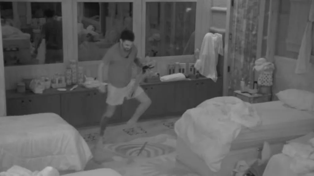 João Gabriel dança no BBB 25 (Imagem: Reprodução)