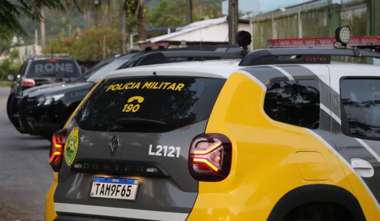 polícia militar foi até o local onde o homem invadiu a casa