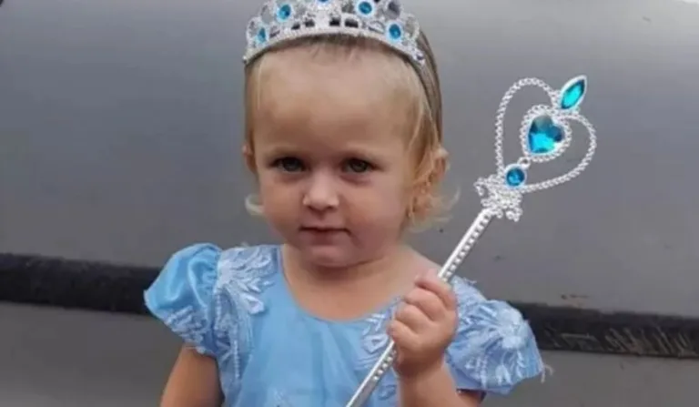 bebê que foi atropelada pelo trator