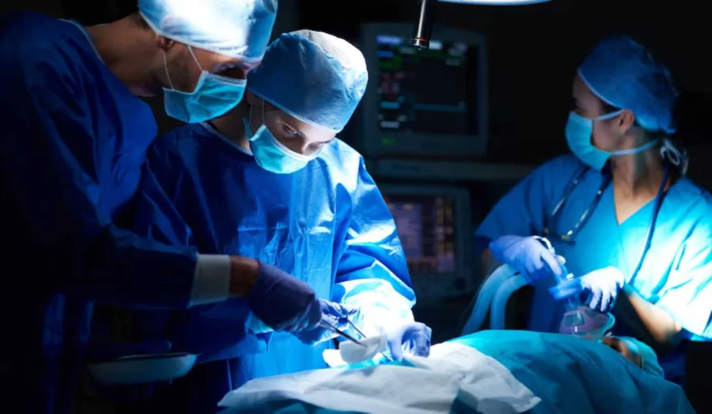 Cirurgia acontecendo