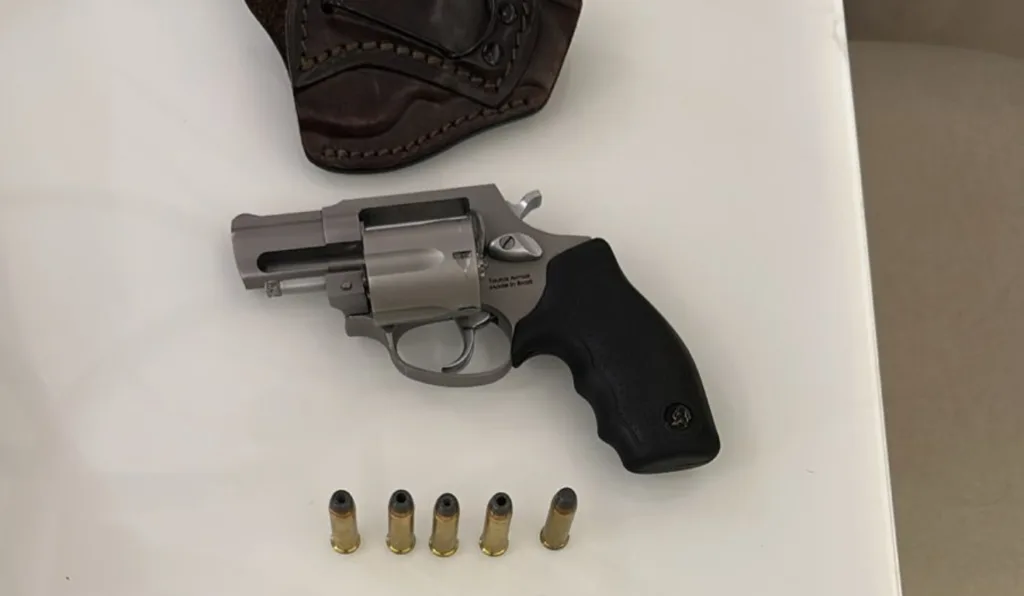 revólver apreendido pela PF na Operação Forlands