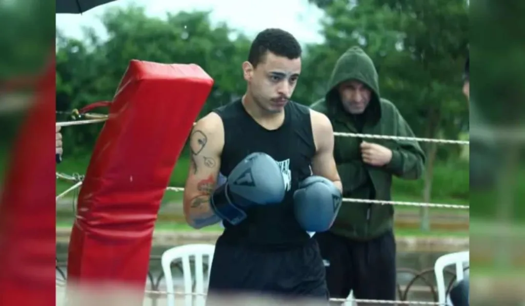 O lutador de boxe Lucas Lazarini
