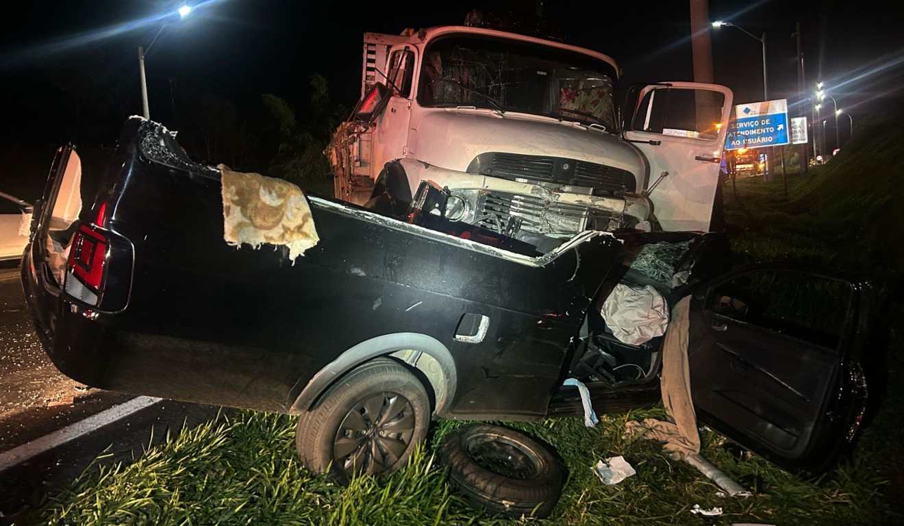 Motorista de carro de funerária morreu em acidente com caminhão, na BR-277